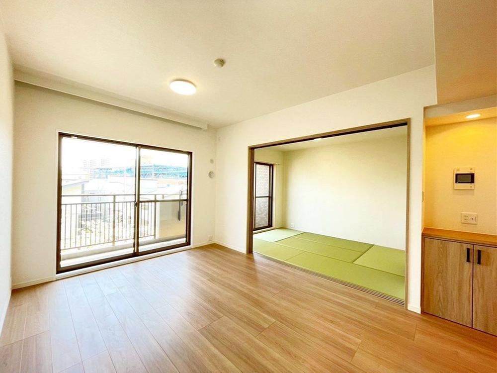 Bright 3LDK Apartment in Ichikawa - Photo 1