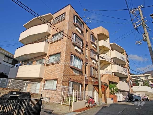 4LDK apartment in Nada Ward, Kobe, Hyogo - Photo 1