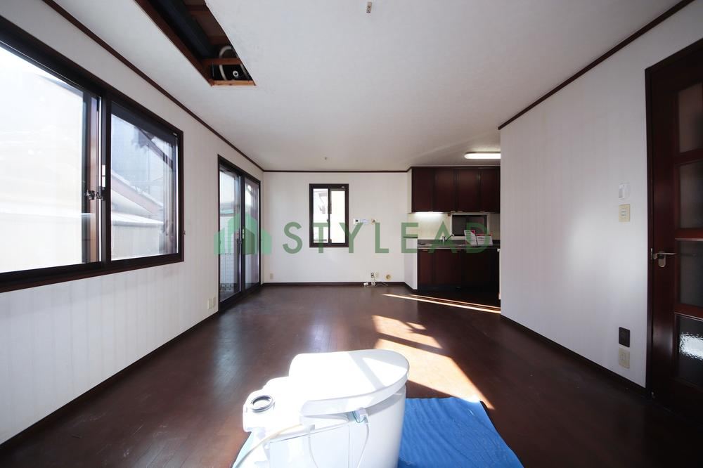 House with Gift Voucher Campaign Near Kikuna Station - Photo 1