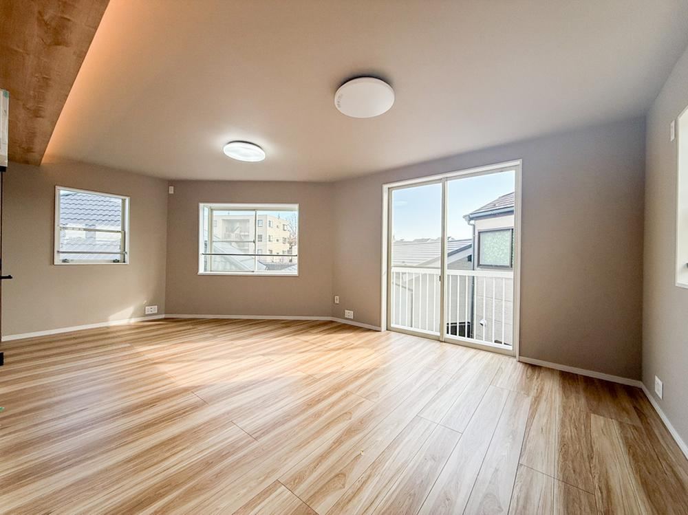Fully Renovated 4LDK House Near Keikyu Bifukaura Station - Photo 1