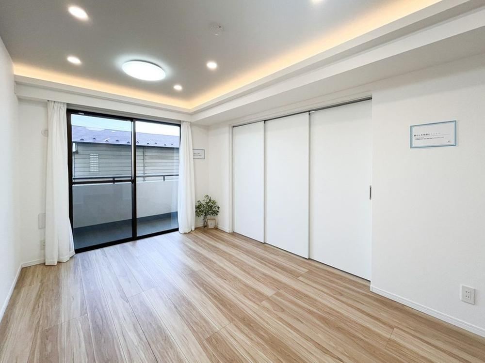 Newly Renovated 2LDK+S Apartment in Kawaguchi - Photo 1