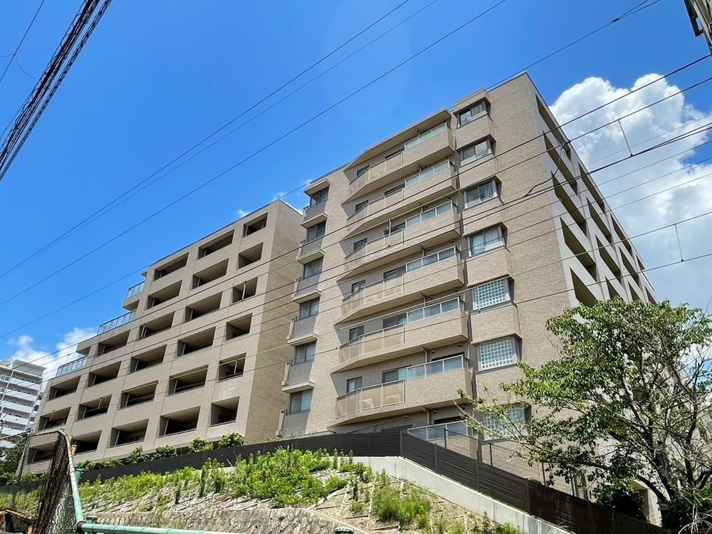 4LDK apartment in Nishinomiya, Hyogo - Photo 1