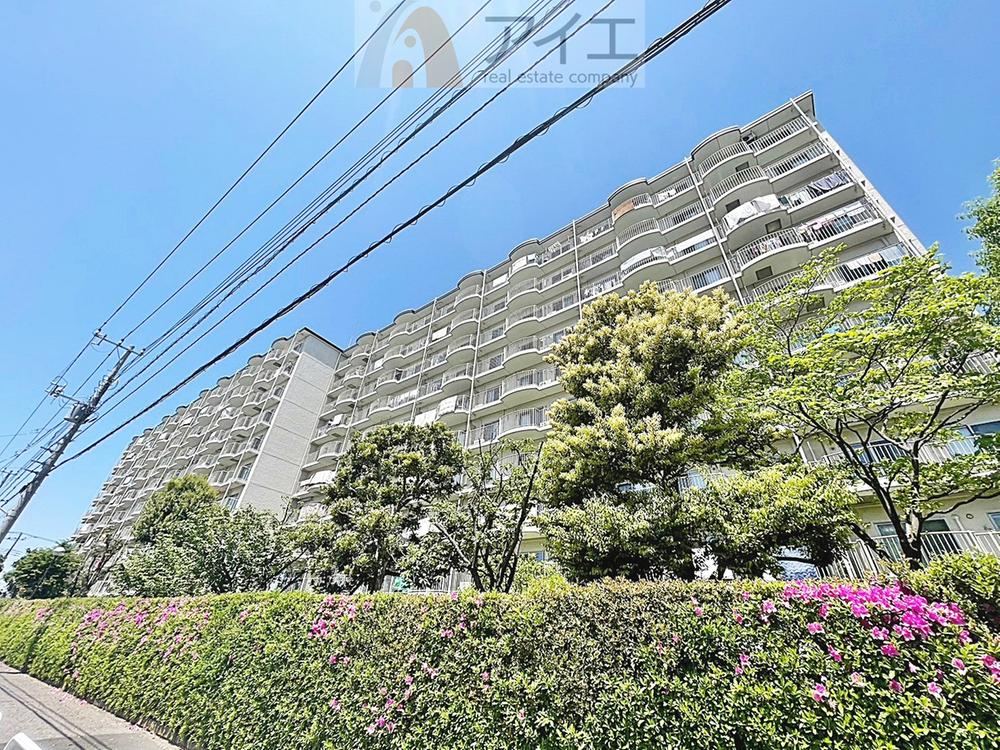 Modern 4LDK Apartment in Matsudo - Photo 1