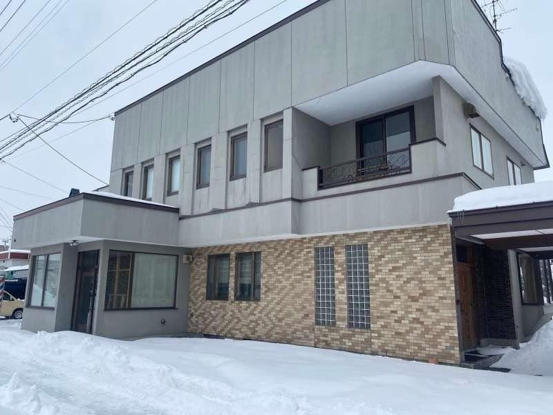 Versatile 9LDK Office and Home in Higashi-Asahikawa - Photo 1