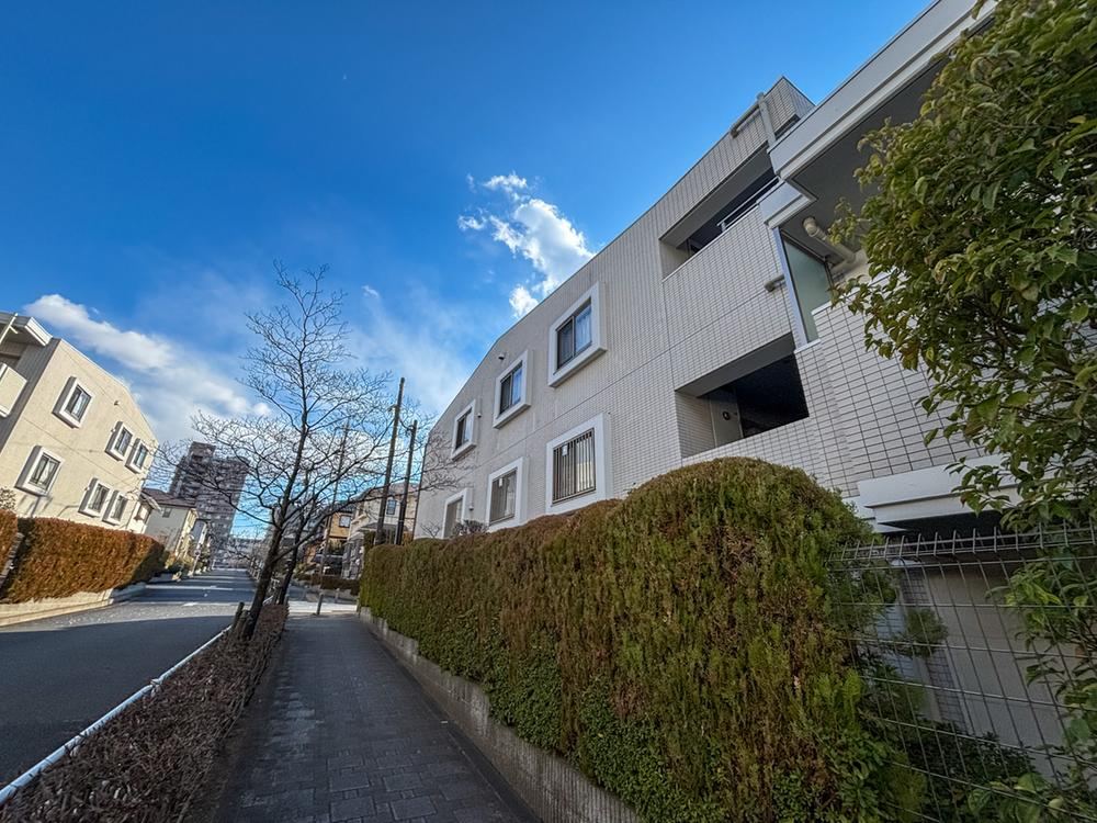Comfortable 3LDK Apartment with Terrace in Hachioji - Photo 1