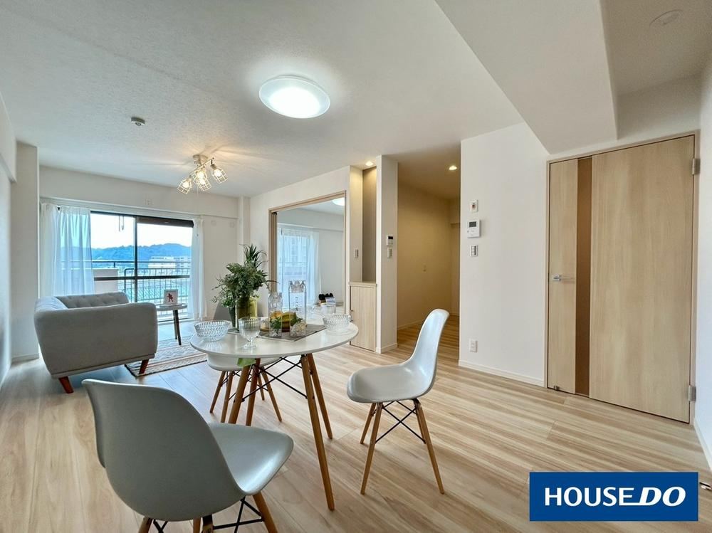 Renovated 2LDK Apartment with Great Sunlight in Aoba-ku, Sendai - Photo 1