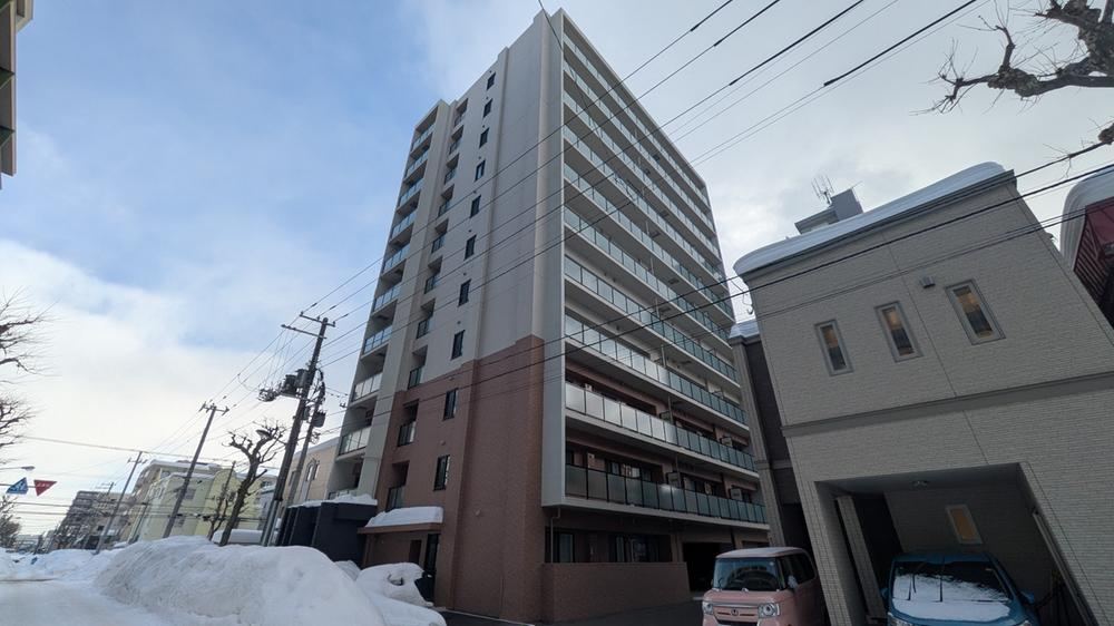 3LDK apartment in Kita Ward, Sapporo, Hokkaido - Photo 1