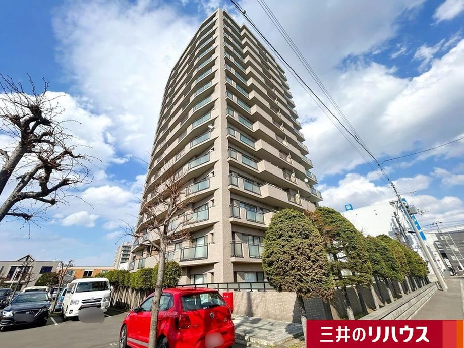 4LDK apartment in Minami Ward, Sapporo, Hokkaido - Photo 1