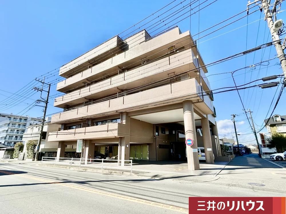 Stylish 4LDK Apartment in Chigasaki - Photo 1
