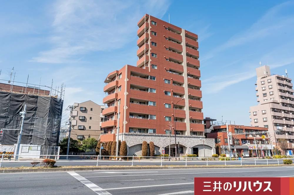 Charming 2LDK+S Apartment in Nakakasai - Photo 1