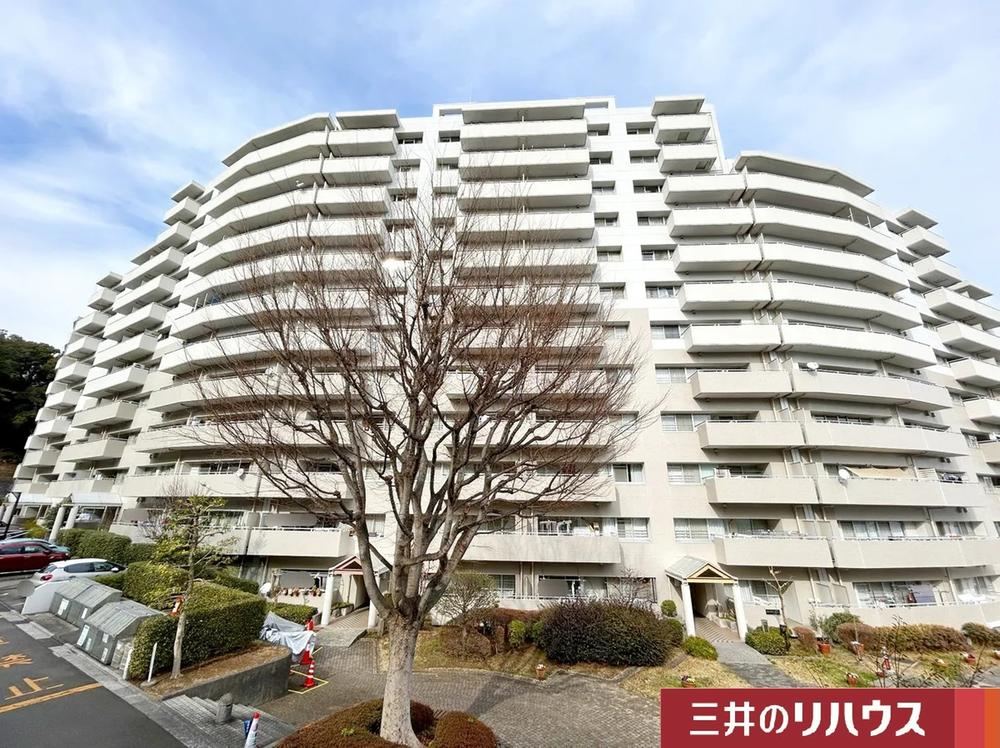 Comfortable 4LDK Apartment in Koyodai - Photo 1