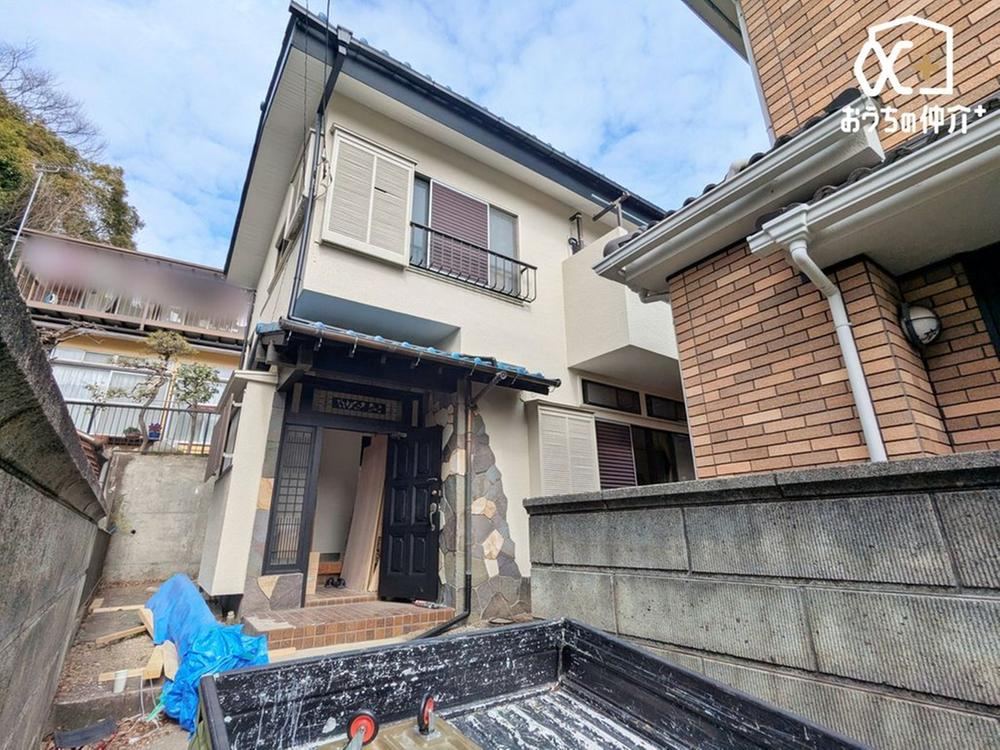 Conveniently Located 3LDK House Near Shopping - Photo 1