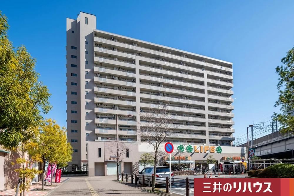 Modern 3LDK Apartment in Kitakabane - Photo 1