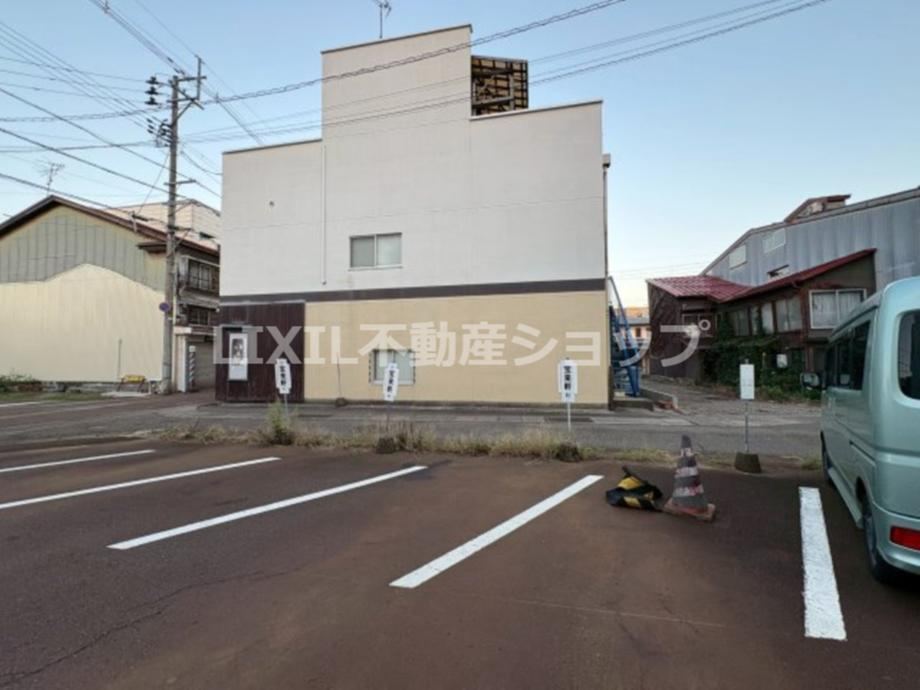Spacious 4LDK House Near Takada Station - Photo 1