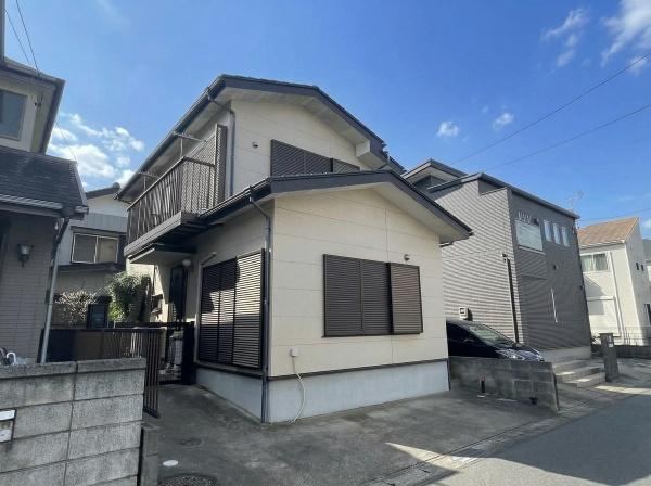 Well-Maintained 3LDK House Near Schools in Yachiyo - Photo 1