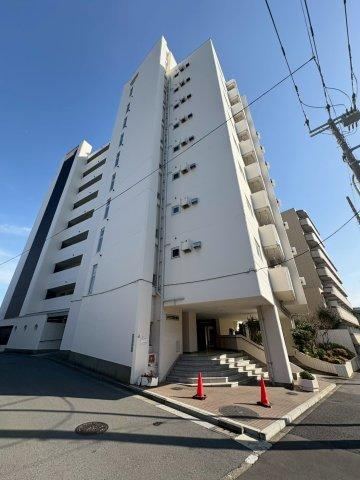 Well-Maintained 2LDK Apartment in Nerima - Photo 1