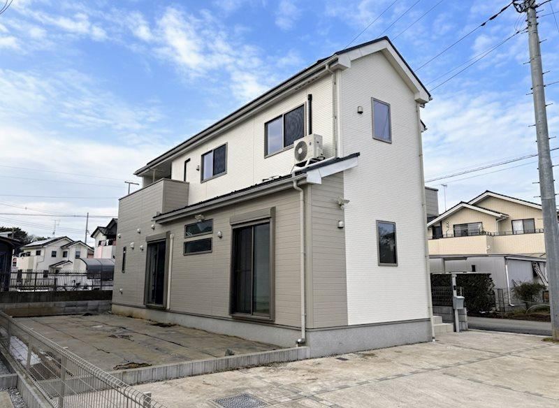 4LDK Renovated House with Solar Power in Bandō - Photo 1
