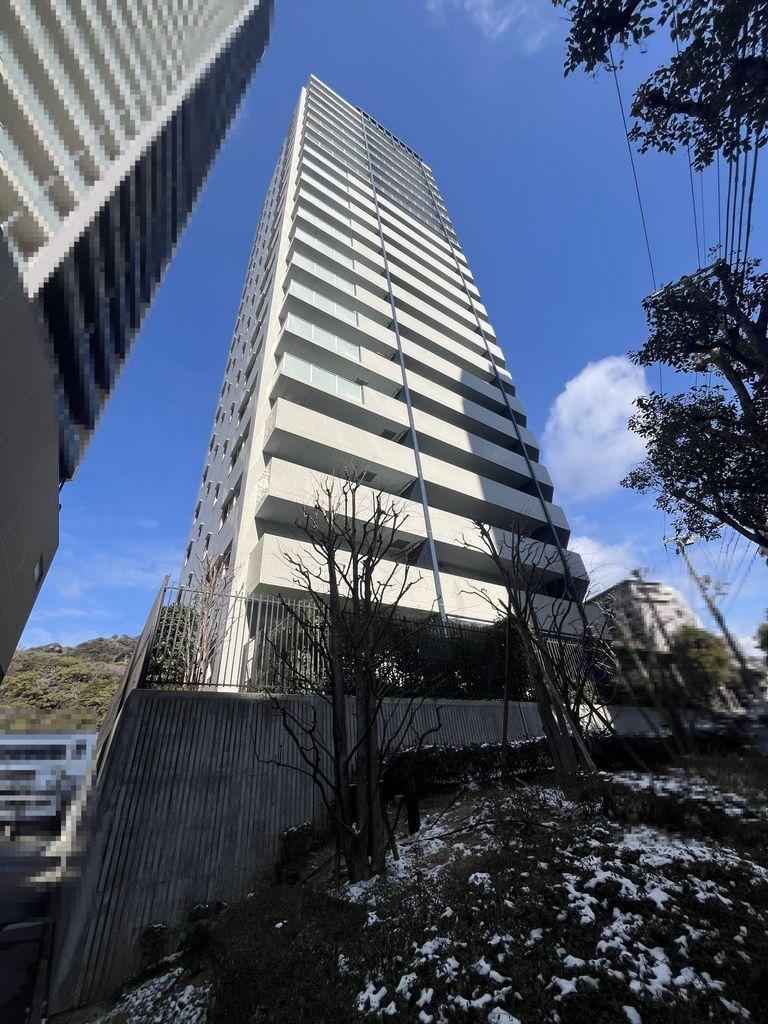 2LDK apartment in Chuo Ward, Kobe, Hyogo - Photo 1