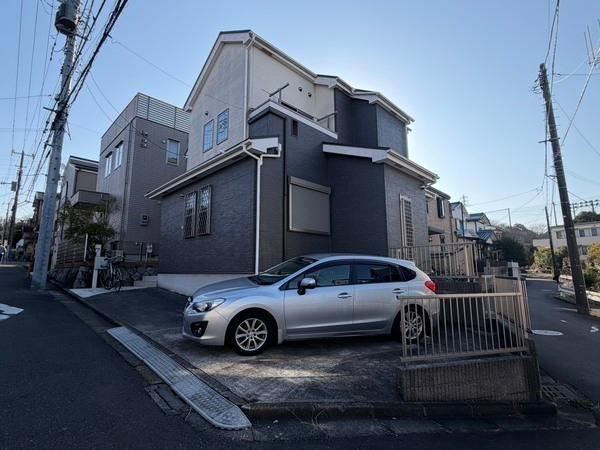 Corner Lot 4LDK House with Parking in Totsuka - Photo 1