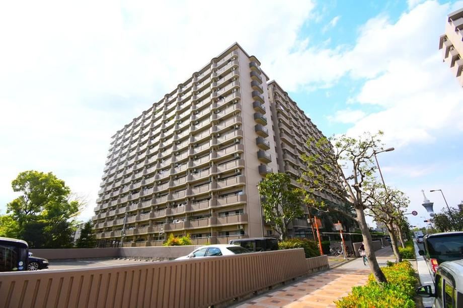 2LDK apartment in Tsurumi Ward, Osaka - Photo 1
