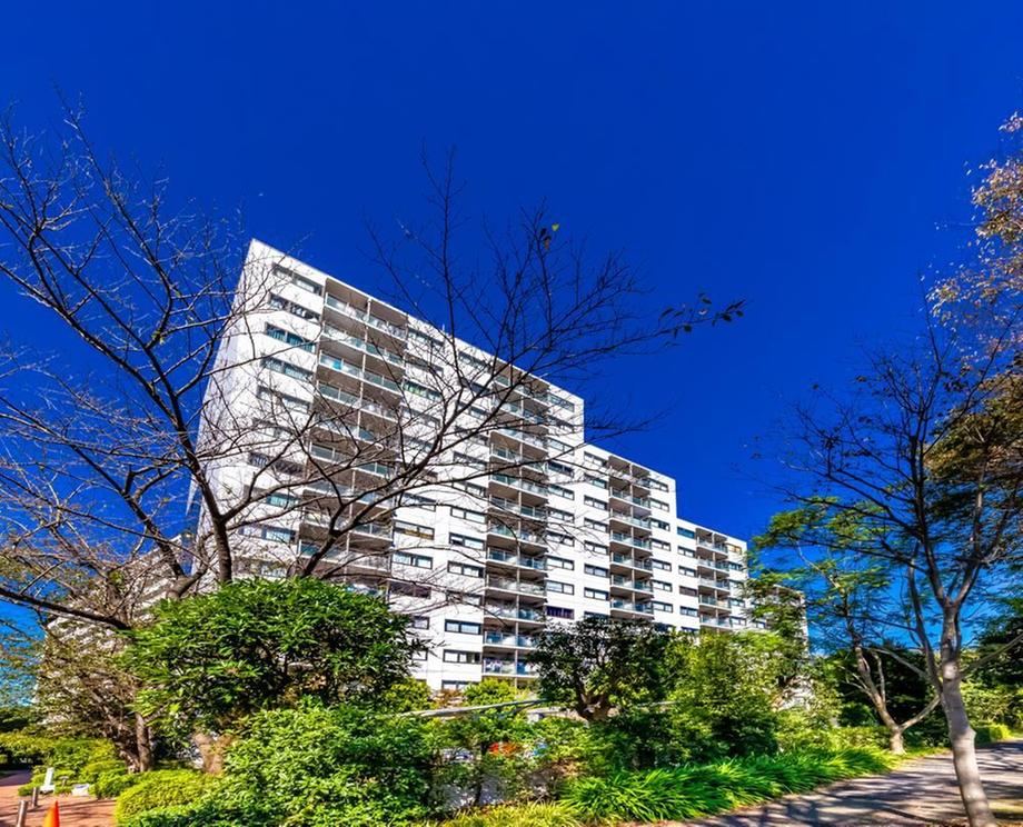 Spacious 2LDK Apartment in Higashi-Totsuka - Photo 1