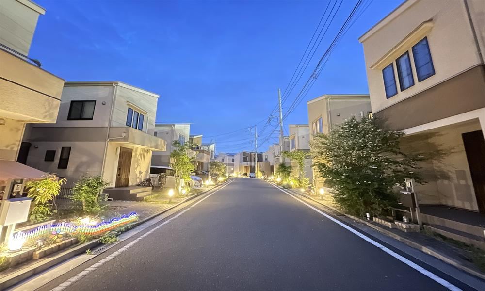 Modern 3LDK House with Solar Power System in Totsuka, Yokohama - Photo 1
