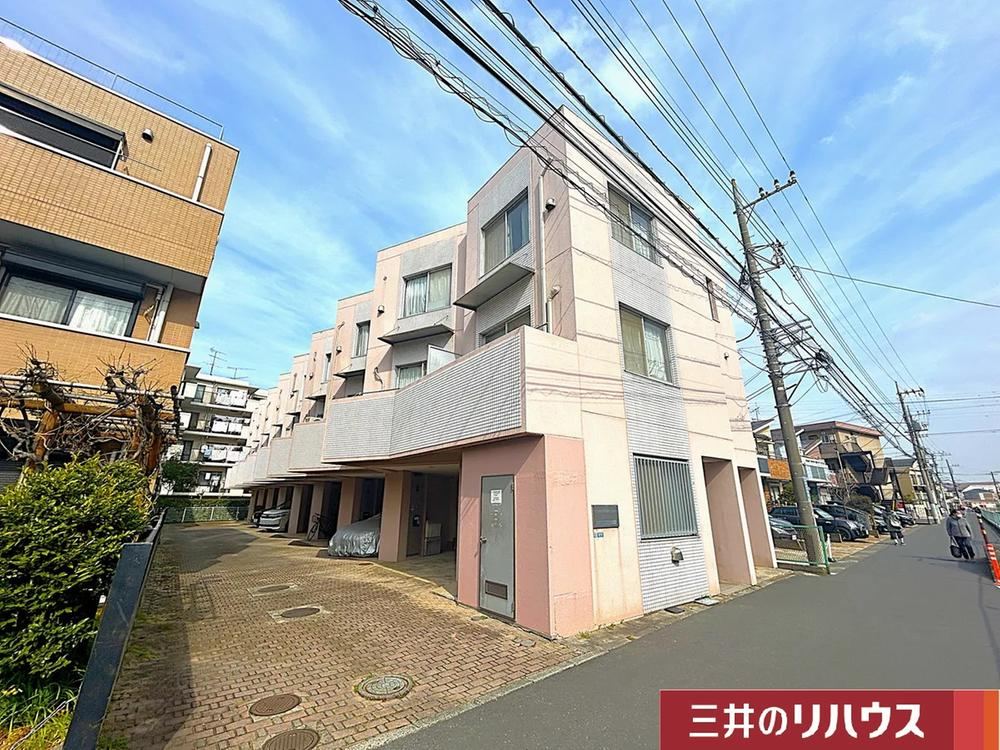 Modern 2LDK+S Apartment in Kuchi - Photo 1