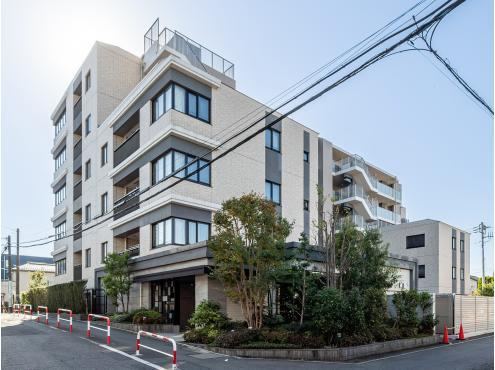 Modern 3LDK Apartment Near Chuo-Rinkan Station - Photo 1