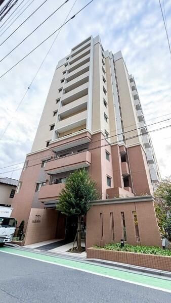 Renovated 3LDK Apartment in Urawa - Photo 1
