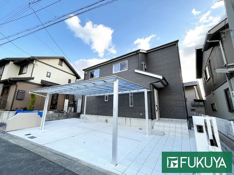 5LDK house in Mino, Osaka - Photo 1