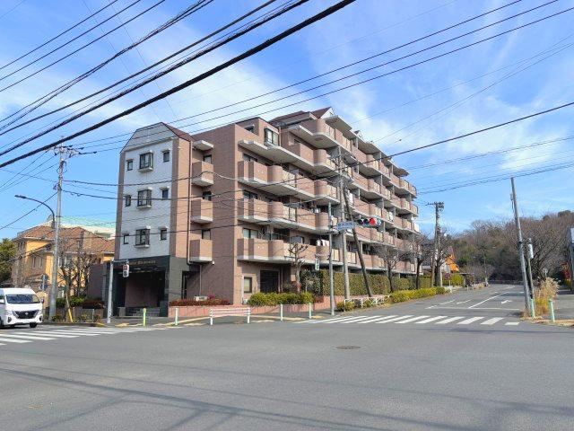 Upcoming Renovated 3LDK Apartment in Minami-Ozawa - Photo 1