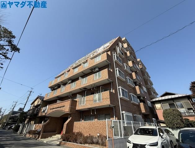 Fully Renovated 2LDK Apartment Available for Viewing - Photo 1