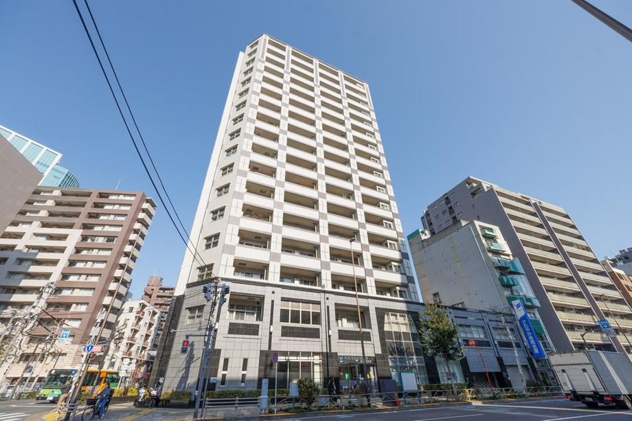 1LDK apartment in Minato Ward, Tokyo - Photo 1