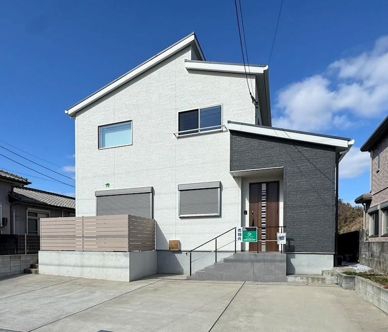 4LDK house in Yahatanishi Ward, Kitakyushu, Fukuoka - Photo 1