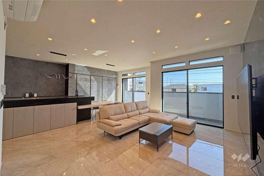 Spacious 3LDK+S Home with Ample Parking in Kaguya - Photo 1