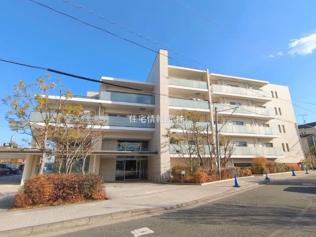 3LDK Apartment with Rooftop Terrace - Photo 1