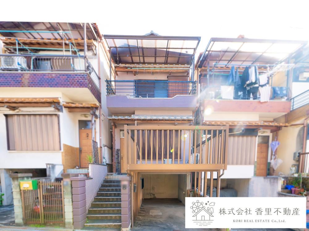 4DK house in Hirakata, Osaka - Photo 1