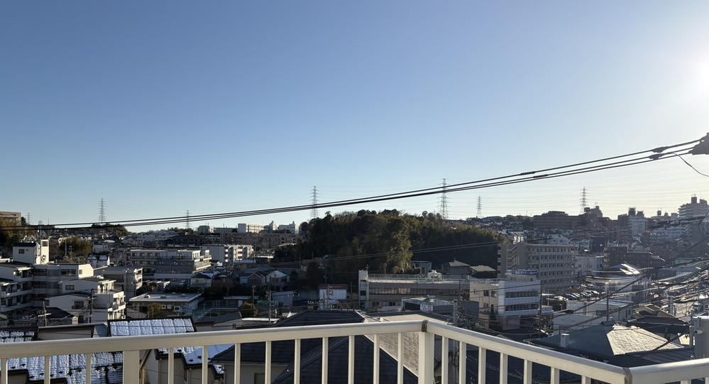 Spacious 4LDK Apartment with Great Views in Totsuka - Photo 1