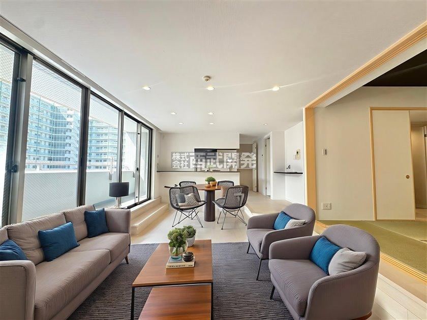 Conveniently Located 3LDK Apartment in Tama City - Photo 1