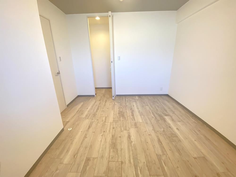 Convenient 3LDK Apartment with Pet-Friendly Policy in Tachikawa - Photo 1