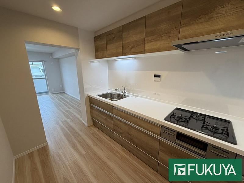 4LDK apartment in Tarumi Ward, Kobe, Hyogo - Photo 1