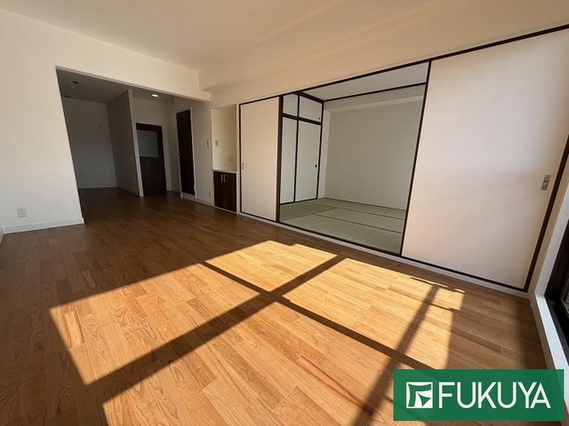4LDK apartment in Tarumi Ward, Kobe, Hyogo - Photo 1