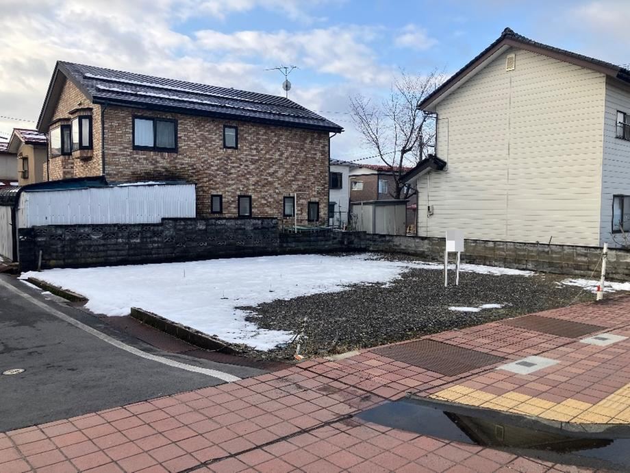 Spacious Land of 182.5 sqm in Kitakata - Photo 1