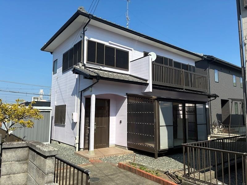 4LDK House with Recent Renovations Near Mikaiichi Station - Photo 1