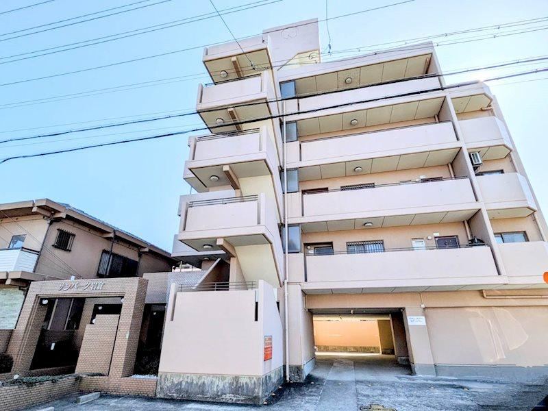 3LDK apartment in Iwakura, Aichi - Photo 1
