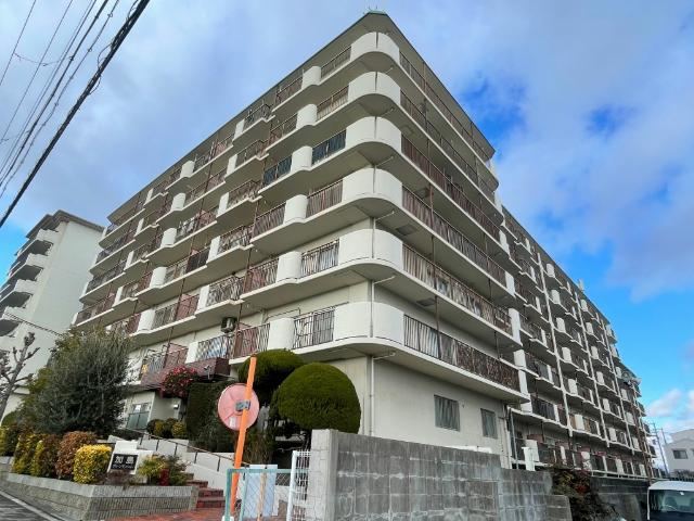 3LDK apartment in Yodogawa Ward, Osaka - Photo 1