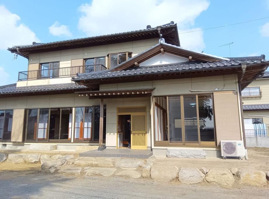 Renovated 6LDK Home with Modern Amenities - Photo 1