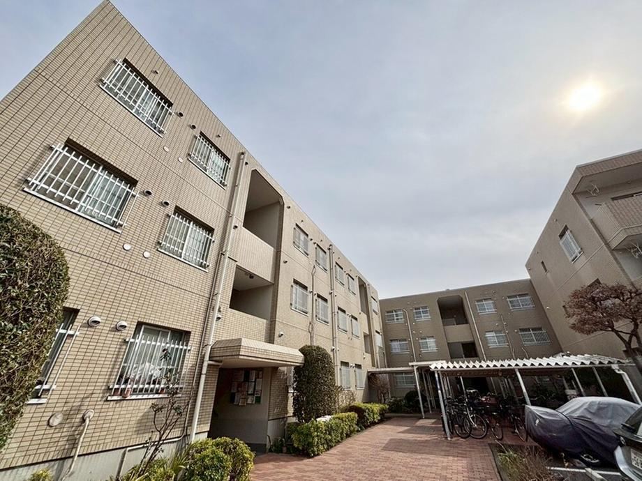 4LDK Low-Rise Residence in Quiet Neighborhood - Photo 1