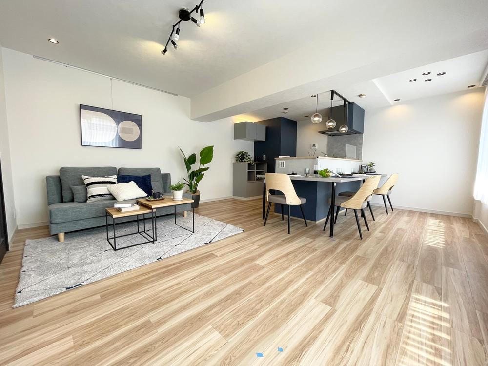 Renovated 3LDK Maisonette Apartment in Yokosuka - Photo 1