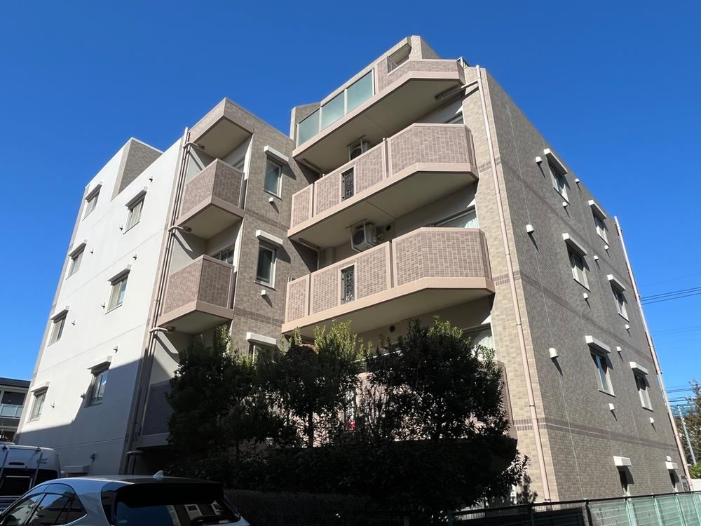 Pet-Friendly 2LDK Apartment Near Kitaurawa Station - Photo 1